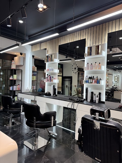 MEDIVINE SALON, hair salon in Birmingham